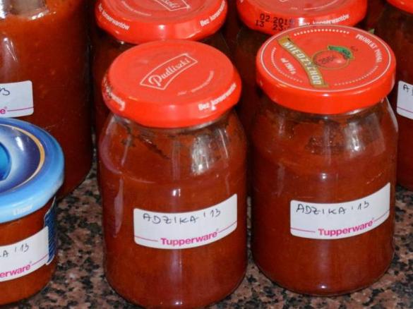 Adżika (koncentrat- dodatek do sosów, dipów itp.(L.A.))