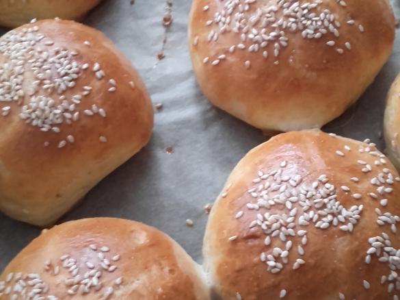 Bułki śniadaniowe na serwatce