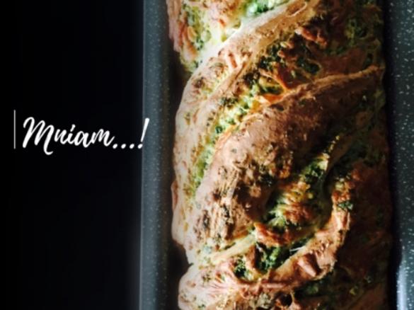 Chlebek pietruszkowo-czosnkowy