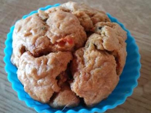 PIKANTNE MUFFINKI POMIDOROWE Z MOZARELLĄ