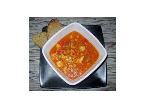 Pikantna potrawka z kurczaka i chorizo