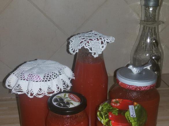 Pomidorowy przecier (sok)