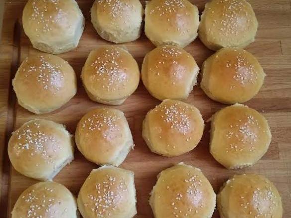 bułki pszenne z sezamem