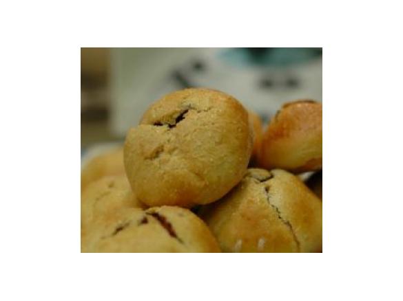 Słodkie bułeczki z marmoladą różaną