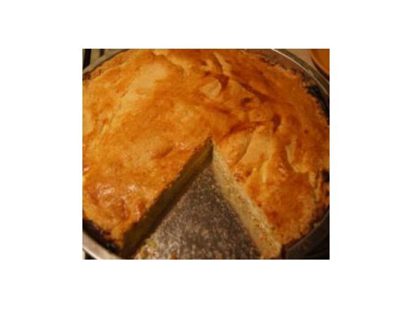 Tarta z nadzieniem serowym