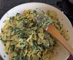 Makaron ze szpinakiem i jarmużem
