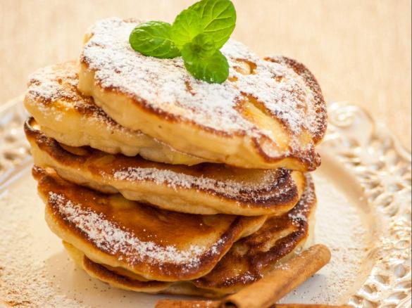 Racuszki drożdżowe z jabłkami