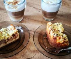 Sernik z jabłkami i kruszonką