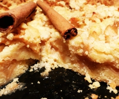 Szarlotka z jabłkami i kruszonką