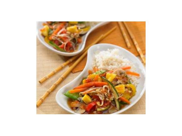 Ryż z warzywami gotowanymi na parze z sosem słodko-kwaśnym