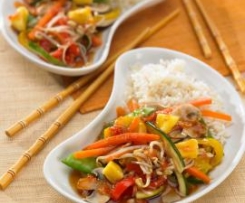 Ryż z warzywami gotowanymi na parze z sosem słodko-kwaśnym