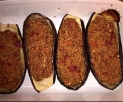 Bakłażany faszerowane kaszą jaglaną i warzywami