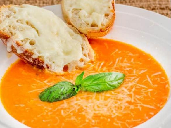 ZUPA POMIDOROWA Z GRILLOWANYM CZOSNKIEM