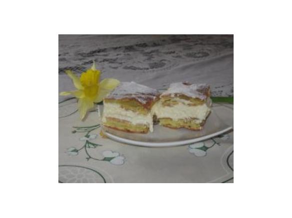 Karpatka z kremem jajecznym.