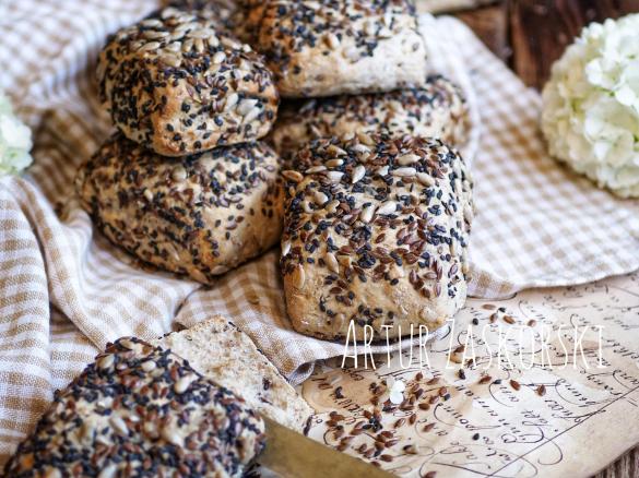 WIELOZIARNISTE BUŁKI