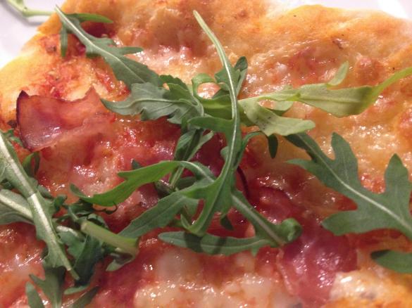 Pizza na cienkim cieście ( idealna dla dzieci )