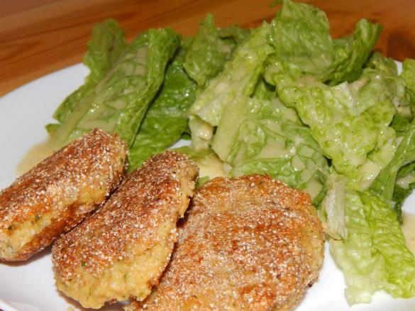 Kotleciki z kaszy jaglanej i ciecierzycy