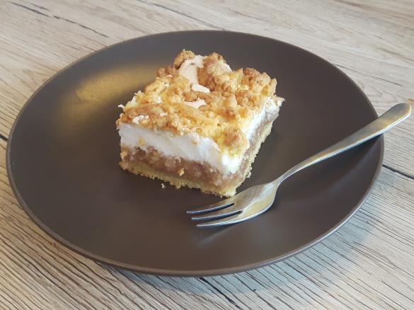 Szarlotka pod pierzynką - niebo w gębie