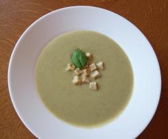 Zupa krem z brokułów z pieczarkami