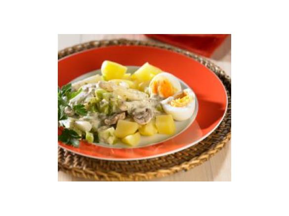 Jajka na twardo  w sosie musztardowym z warzywami i ziemniakami